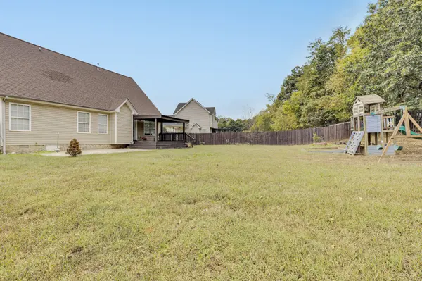 1622 Autumn Dr, Clarksville, TN 37042