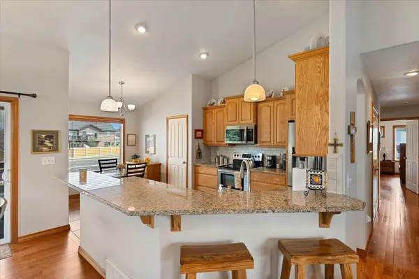 17012 N EAGLE NEST Ln, Colbert, WA 99005