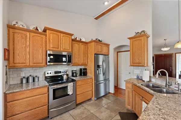 17012 N EAGLE NEST Ln, Colbert, WA 99005