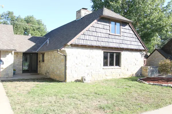 1710 Cotswold Ln, Winfield, KS 67156