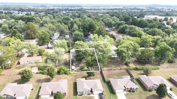 2303 S Orchard AVE, Bolivar, MO 65613