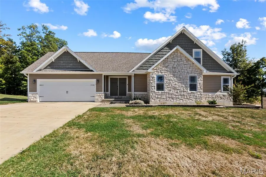 40 Ridgeway DR, Benton, MO 63736