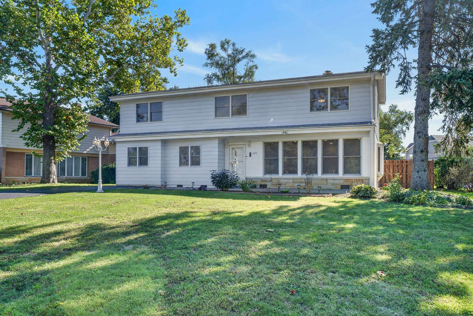 471 E 15th PL, Lombard, IL 60148