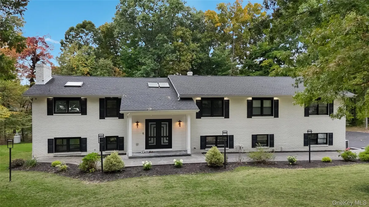 2 Baltsas RD, Newburgh, NY 12550