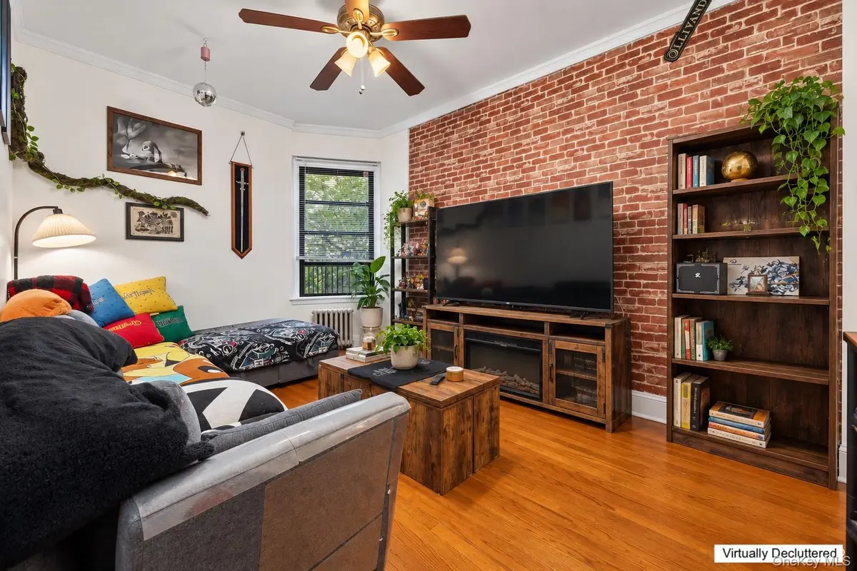 21-48 35th ST #2F, Astoria, NY 11105
