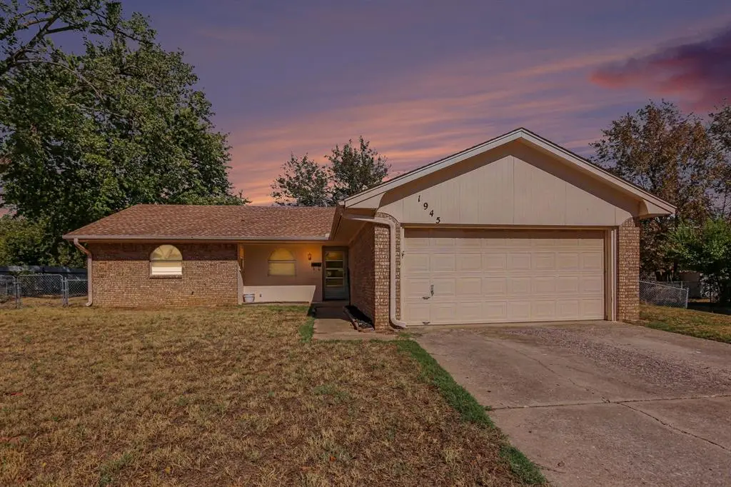 1945 Beverly Hills ST, Norman, OK 73072