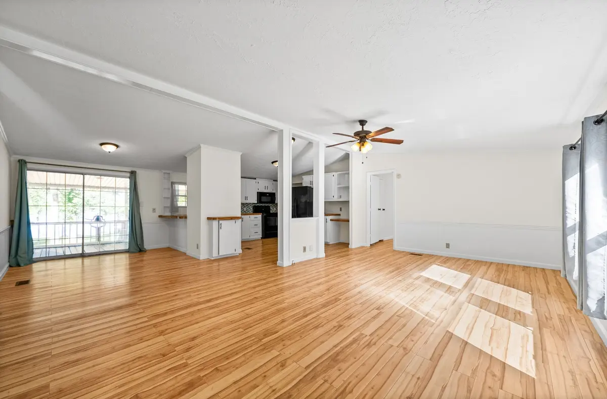 315 Riverview Dr, Dover, TN 37058