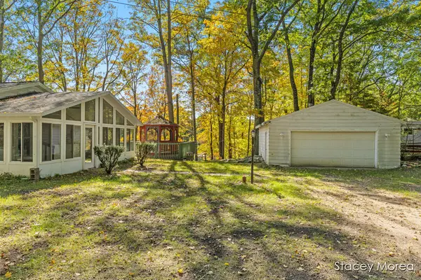 7677 Riverside LN, Greenwood Twp, MI 49421