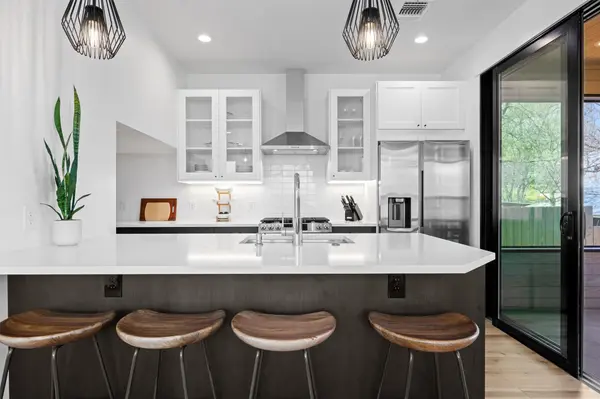 1202 Greenwood Ave, Austin, TX 78721