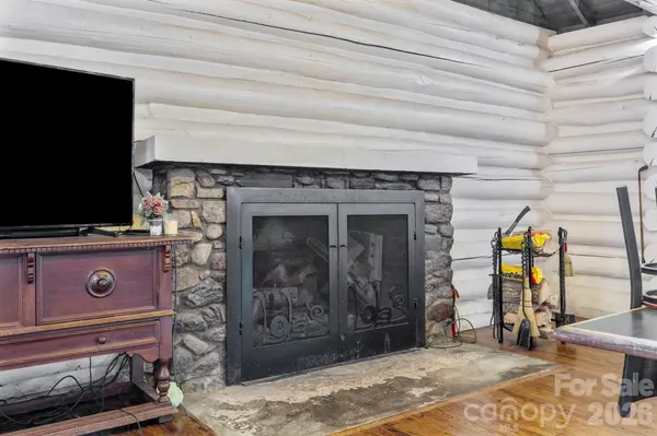 1196 N Country Club RD, Brevard, NC 28712