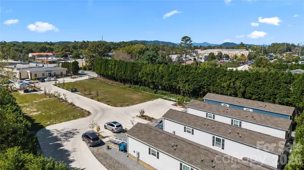 81 Yuken PL, Hendersonville, NC 28792