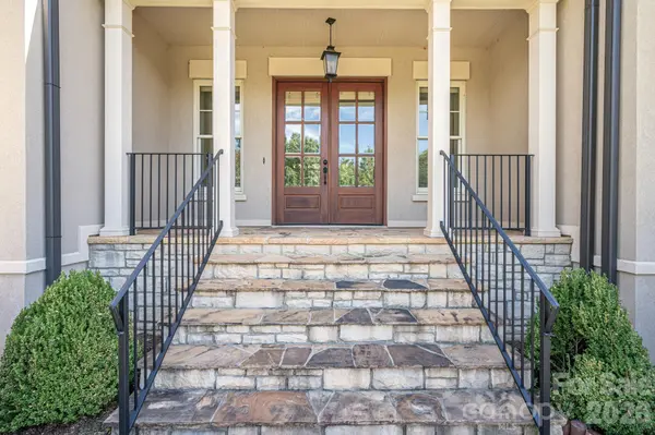 5109 Watermead LN, Belmont, NC 28012