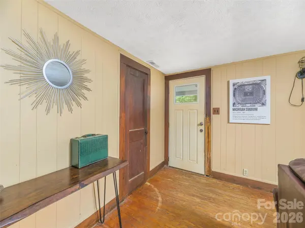 589 Little East Fork RD, Canton, NC 28716