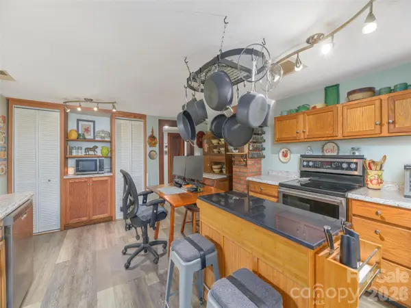 589 Little East Fork RD, Canton, NC 28716