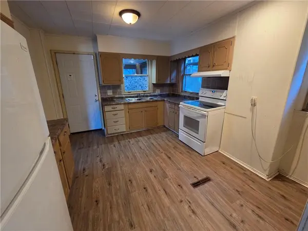 113 N 17th ST, St Joseph, MO 64501