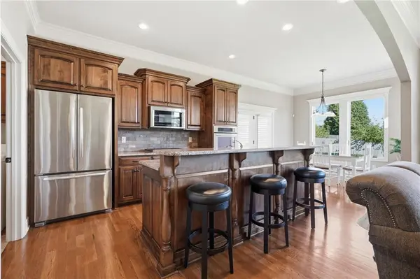 1510 Spur Ridge CIR, Raymore, MO 64083