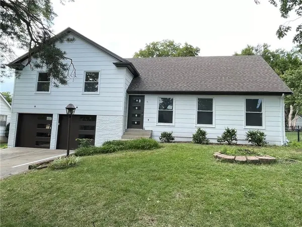6922 W 101st ST, Overland Park, KS 66212