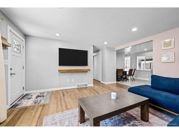 4841 S Lipan, Englewood, CO 80110