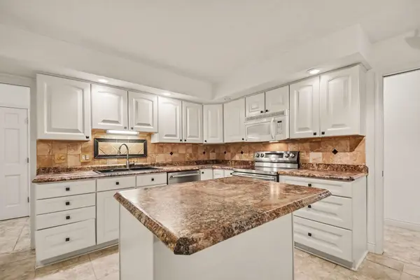 732 Riverside CT, South Bend, IN 46616