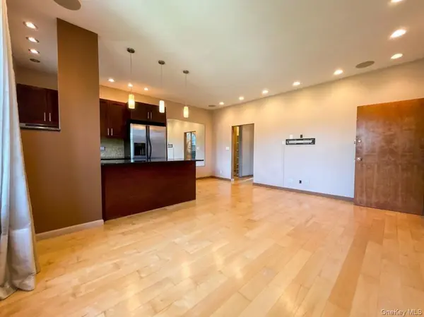 69-84 136th ST #B, Flushing, NY 11367