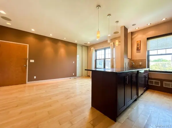 69-84 136th ST #B, Flushing, NY 11367