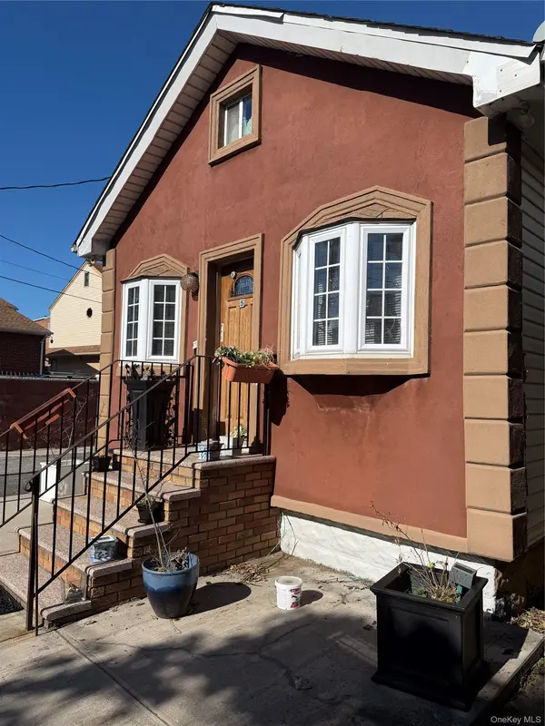 5 Matthews PL, Brooklyn, NY 11236