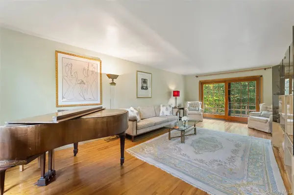 16 Cadillac DR, New Rochelle, NY 10804