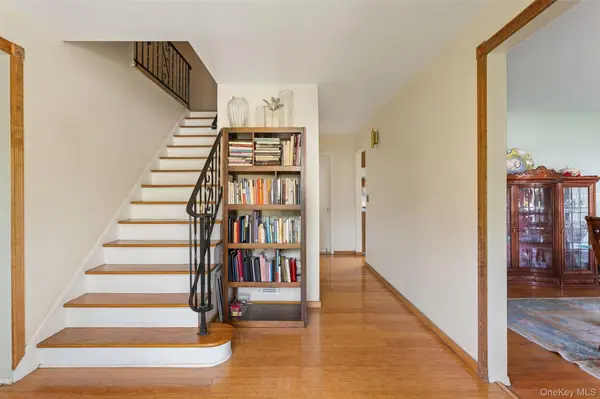 16 Cadillac DR, New Rochelle, NY 10804