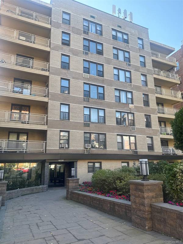 6550 Wetherole ST #2D, Rego Park, NY 11374