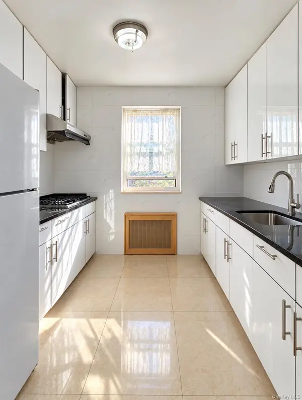 6711 152 ST #B, Flushing, NY 11367