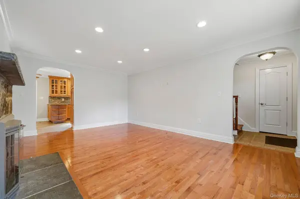 26 Custer AVE, Yonkers, NY 10701