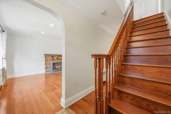 26 Custer AVE, Yonkers, NY 10701