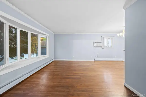83 S 3rd ST, Bethpage, NY 11714