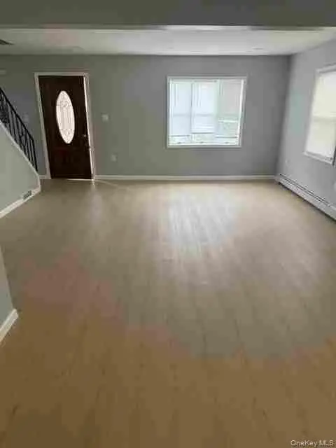 82 Barnyard Ln, Levittown, NY 11756