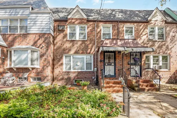 64-45 79th ST, Middle Village, NY 11379