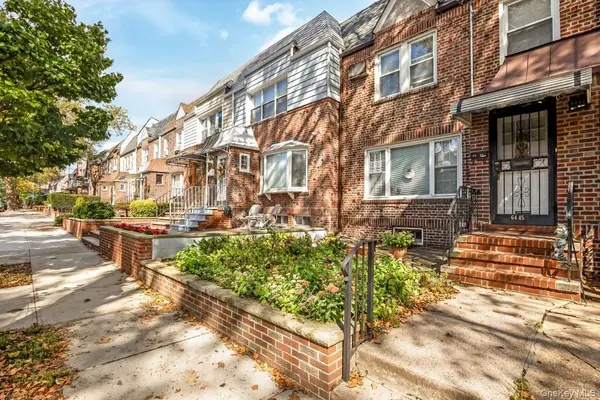 64-45 79th ST, Middle Village, NY 11379