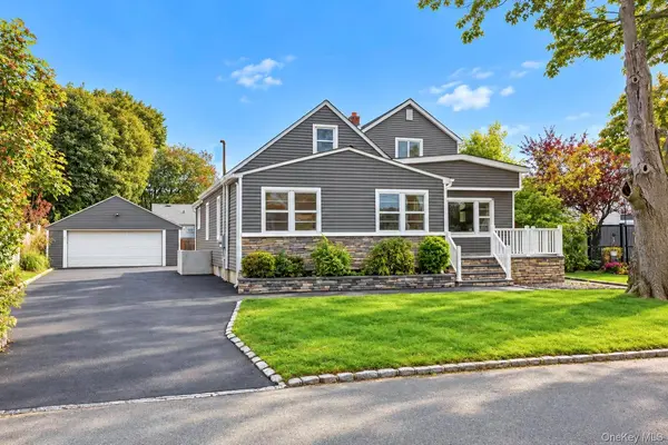 93 Vermont AVE, West Babylon, NY 11704