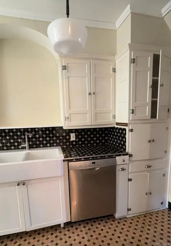 9001 63rd AVE, Rego Park, NY 11374