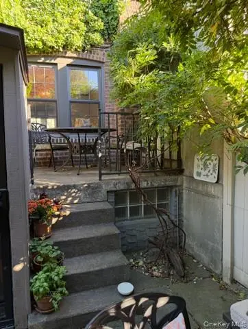 9001 63rd AVE, Rego Park, NY 11374