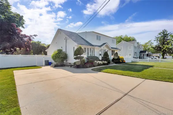 90 East 7th Street, Deer Park, NY 11729