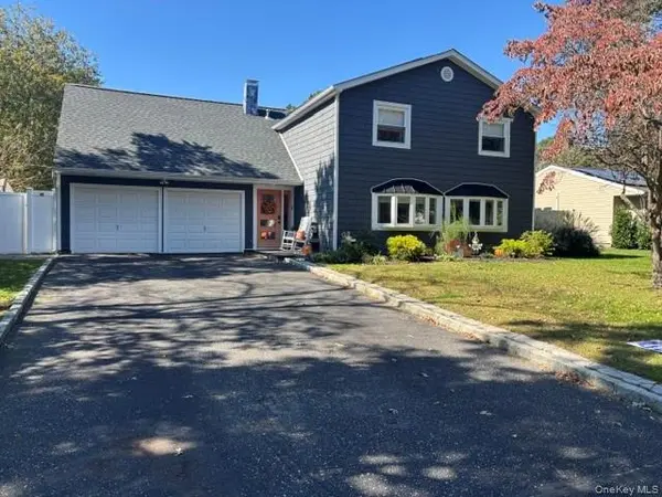 76 Corbin AVE, Patchogue, NY 11772
