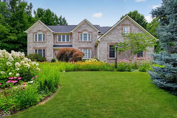 5785 Gyrfalcon PL, Carmel, IN 46033