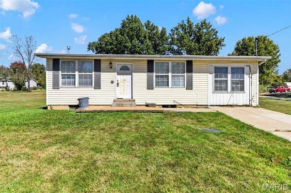 1067 N Shore DR, Catawissa, MO 63015