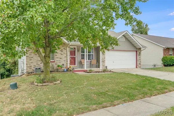 648 High School ST, Collinsville, IL 62234