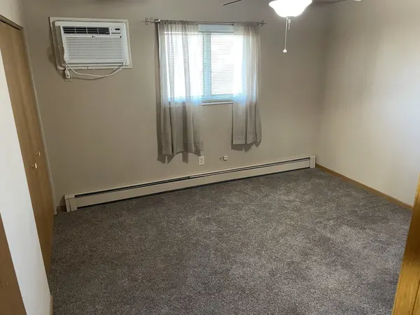 110 Town Crest DR #E, New Lenox, IL 60451