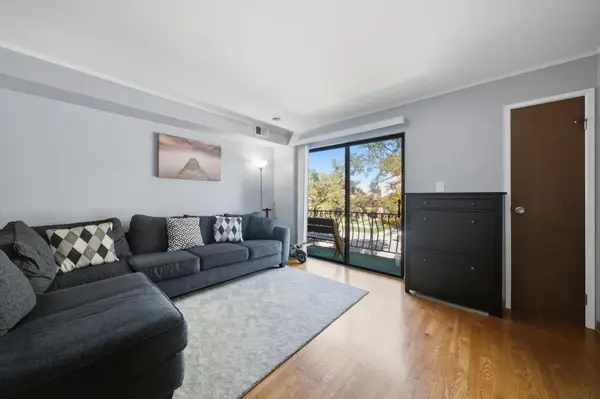 6545 W 64th PL #2W, Chicago, IL 60638