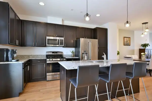 803 Lee ST, Des Plaines, IL 60016