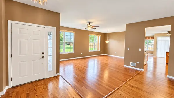 21100 Eugene Siegel CT, Crest Hill, IL 60403