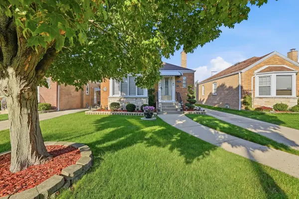 5120 N Mont Clare AVE, Chicago, IL 60656