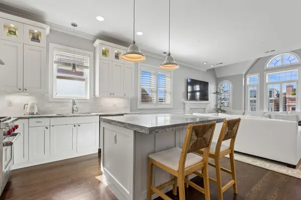 2743 N Lakewood AVE #3, Chicago, IL 60614